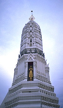 Shots of various Wats, Bangkok, Thailand
: Buildings; Temples.