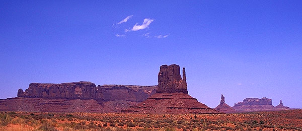Monument Valley Navajo Park, Utah, United States of America
: Geological Formations; Landscapes.