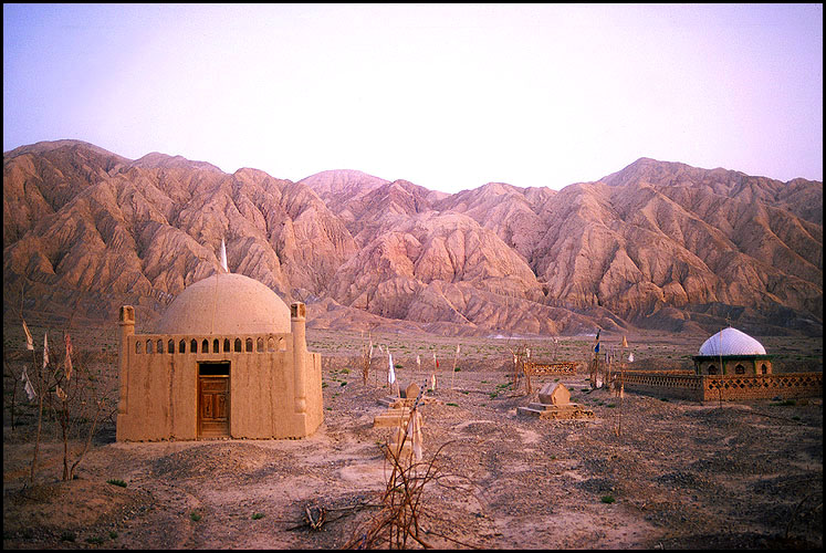 From Aksu to Kashgar :: Xinjiang, China: Aksu to Kashgar, Xinjiang, People's Republic of China
: Spoke and Saddle attractions; Cemeteries.