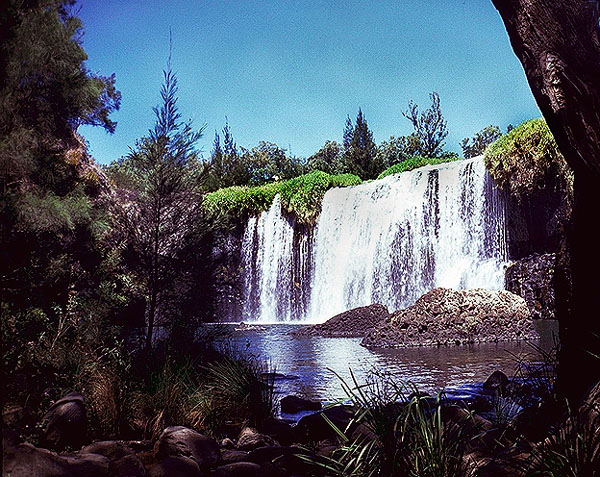 Millstream Falls<br>Widest waterfall in Australia<br>Queensland, Australia: Atherton Tablelands, Queensland, Australia
: Landscapes; Rivers.