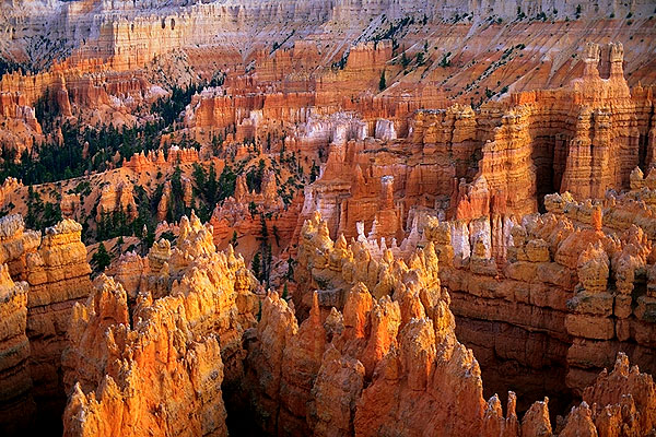 Sunset at Sunrise Point<br>Bryce Canyon National Park<br>Utah, USA: Bryce Canyon National Park, Utah, United States of America
: Sunsets; Geological Formations.