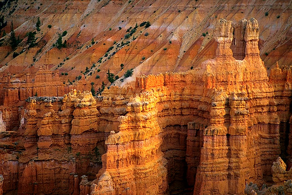 Sunset at Sunrise Point<br>A Telephoto Essay<br>Bryce Canyon National Park<br>Utah, USA: Bryce Canyon National Park, Utah, United States of America
: Sunsets; Geological Formations.