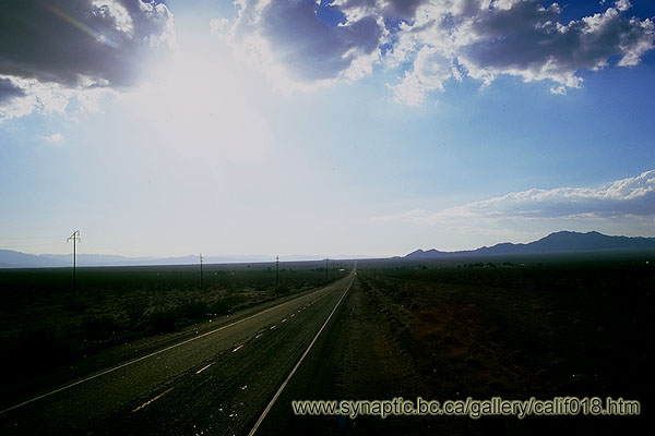 Vanishing Point<br>Mojave Desert, California: The Mojave Desert, California, United States of America
: On The Road; Sunsets.