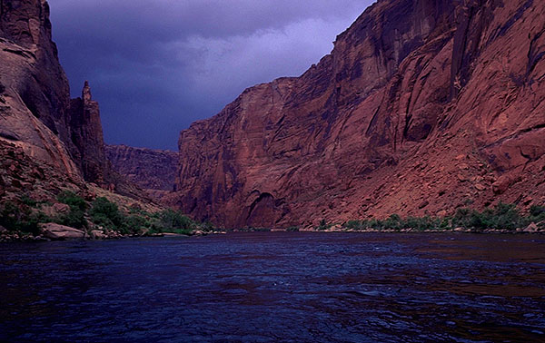 Floating down the Colorado<br>Glen Canyon<br>Arizona, USA: Glen Canyon, Arizona, United States of America
: Canyons; Rivers.