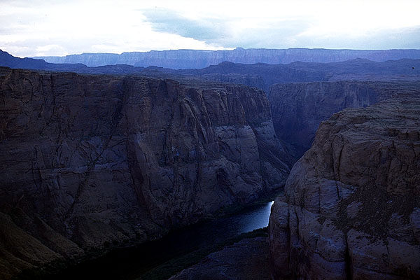 Horseshoe Bend<br>Glen Canyon<br>Arizona, USA: Glen Canyon, Arizona, United States of America
: Canyons; Landscapes.