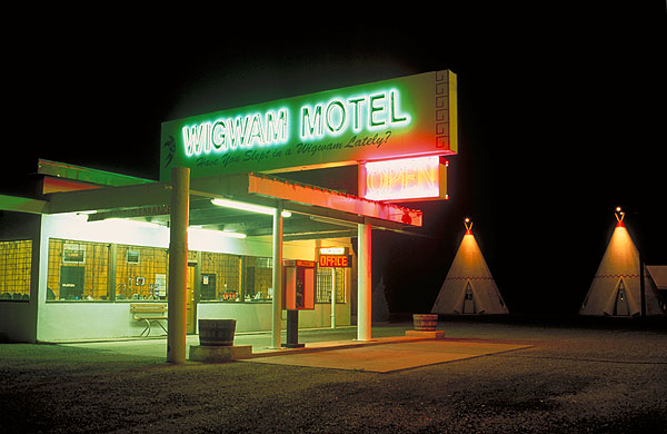 The Wigwam Motel<br>Holbrook, Arizona: Holbrook, Arizona, United States of America
: Motels and Motor Courts; Neon.