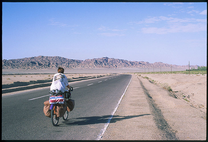 From Jiayuguan to Anxi :: The Desert Opens Up<br>Who will it swallow: Jiayuguan to Anxi, Gansu, People's Republic of China
: Spoke and Saddle attractions; Emma.