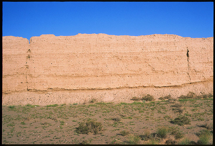 Jiayuguan :: Ming Great Wall<br>An excellent example of rammed earth construction<br>The Westernmost Extent of the Ming Dynasty: Jiayuguan, Gansu, People's Republic of China
: Great Wall; Engineering Feats.