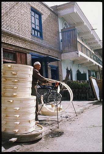 The steamer shop<br><br>Kashgar :: Xinjiang, China: Kashgar, Xinjiang, People's Republic of China
: People You Meet; Food Stalls and Markets.