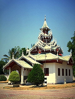 Small town Wat<br>Mae Hong Son Loop<br>Thailand: Mae Hong Son Loop, Thailand
: Buildings; Temples.