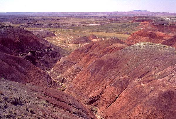 Bluffs Edging<br>the Painted Desert<br>Petrified Forest National Park, Arizona: Petrified Forest National Monument, Arizona, United States of America
: Geological Formations; Landscapes.