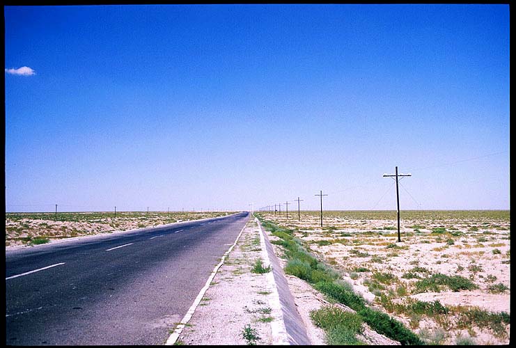 No Oasis in Sight on the Hexi Corridor :: Gansu, China: Qilian Shan, Gansu, People's Republic of China
: Landscapes; Spoke and Saddle attractions.