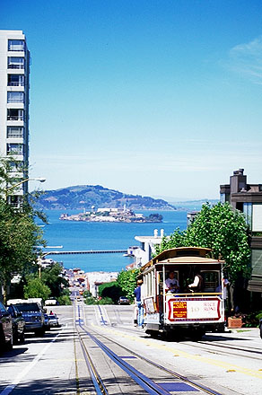 Cable Car<br>Descending to Alcatraz<br>San Francisco, California: San Francisco, California, United States of America
: City Scenes; Engineering Feats.