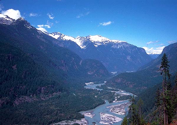 Squamish River Valley: Squamish, British Columbia, Canada
: Landscapes; Rivers.