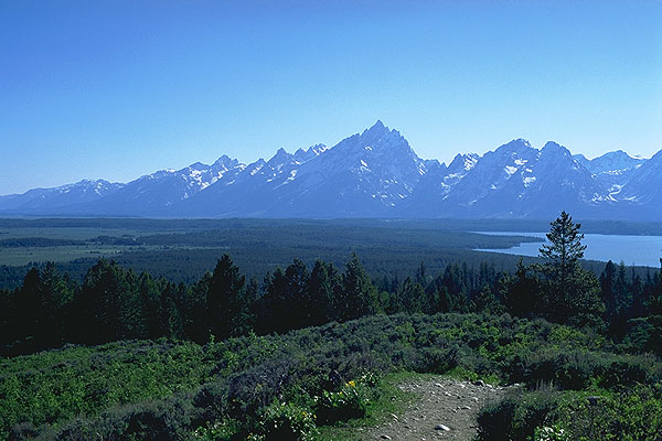 The Grand Tetons from Signal Mountain<br>Grand Teton National Park<br>Wyoming, USA: Grand Tetons National Park, Wyoming, United States of America
: Geological Formations; Landscapes.