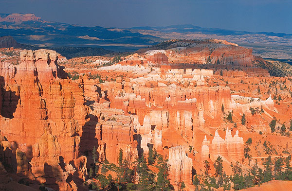 Sunset at Sunrise Point<br>Bryce Canyon National Park<br>Utah, USA: Bryce Canyon National Park, Utah, United States of America
: Sunsets; Geological Formations.