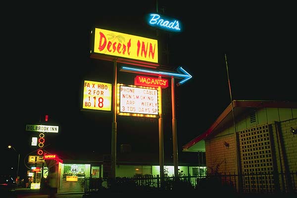 A coupl'a motels<br>Holbrook, Arizona: Holbrook, Arizona, United States of America
: Motels and Motor Courts; Neon.