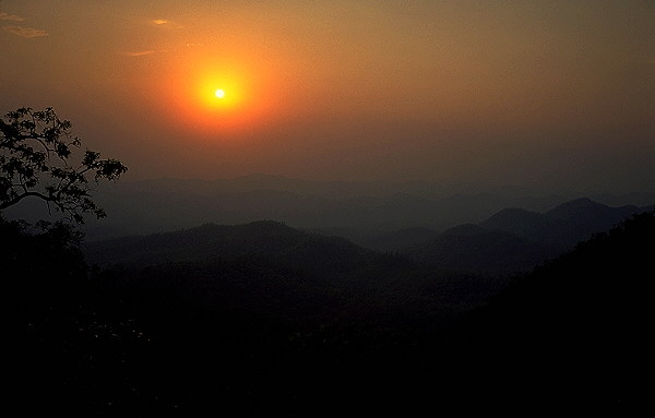 Sunset in Western Thailand<br>Mae Hong Son Loop<br>Thailand: Mae Hong Son Loop, Thailand
: Landscapes; Sunsets.