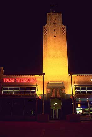 Art Deco Strip Mall<br>with neon<br>Tulsa, Oklahoma: Tulsa, Oklahoma!, United States of America
: Neon; Buildings.